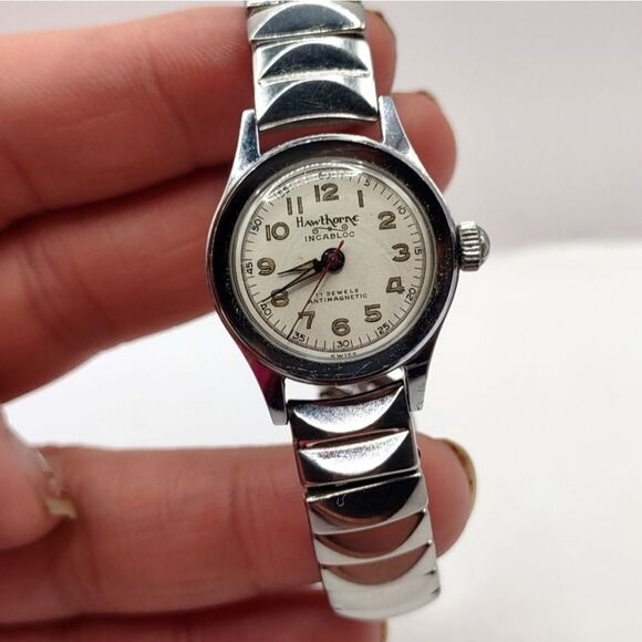 Hawthorne Incabloc 17 Jewels Anti magnetic Auto Wind Up Silver Tone Ladies Watch - Picture 6 of 6